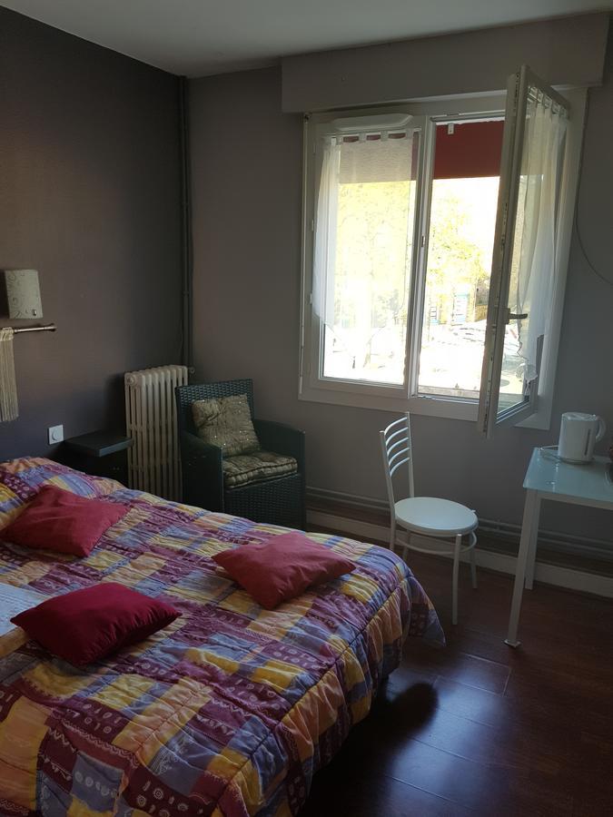 Hotel Des Voyageurs Mayenne Dış mekan fotoğraf