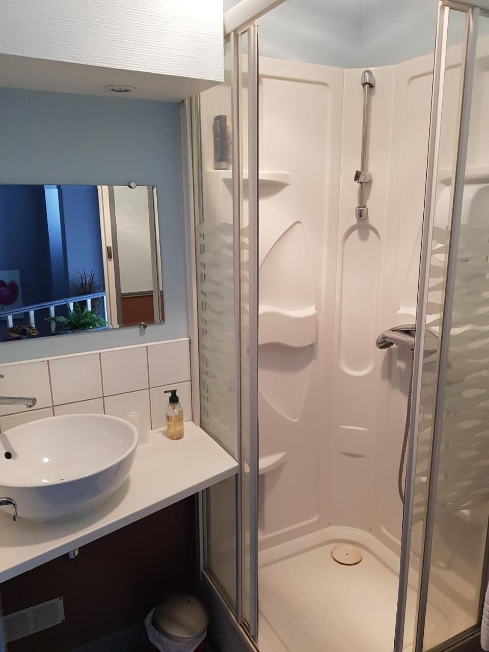 Hotel Des Voyageurs Mayenne Dış mekan fotoğraf