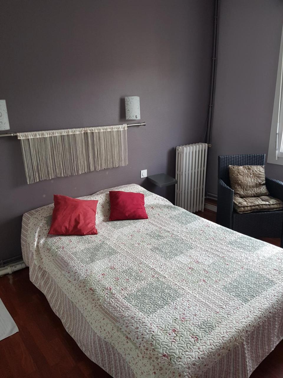 Hotel Des Voyageurs Mayenne Dış mekan fotoğraf