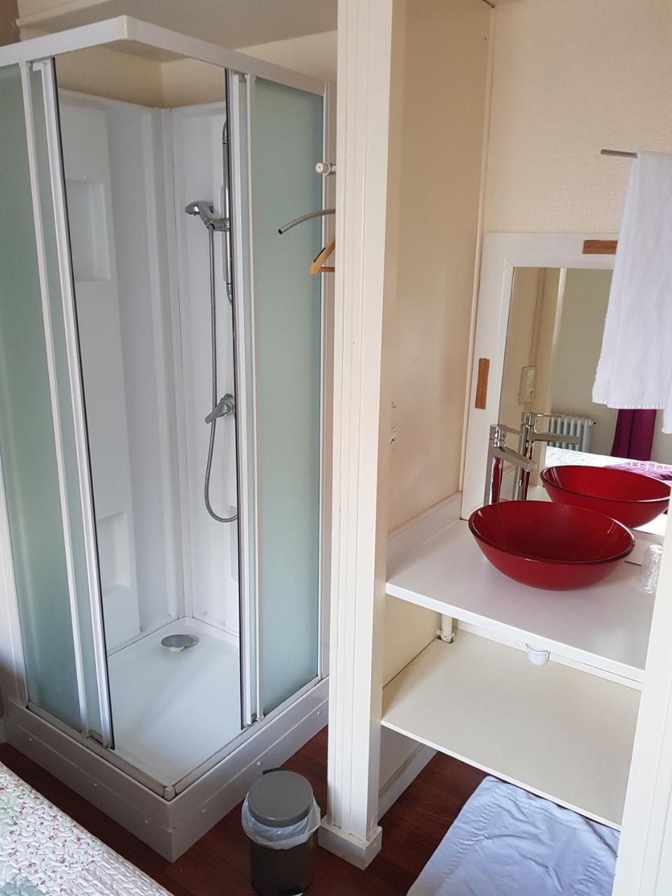 Hotel Des Voyageurs Mayenne Dış mekan fotoğraf