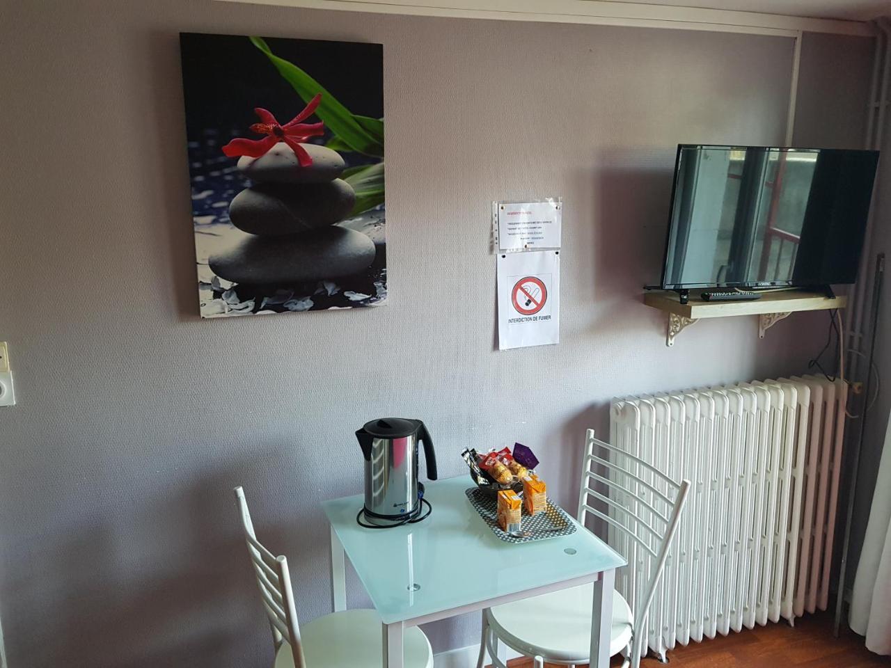 Hotel Des Voyageurs Mayenne Dış mekan fotoğraf